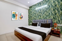 Super Townhouse Noida Sector 70 Formerly Palm Paradise