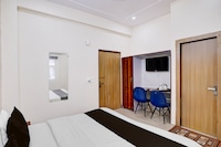 Townhouse Noida Sector 70 Formerly Palm Paradise