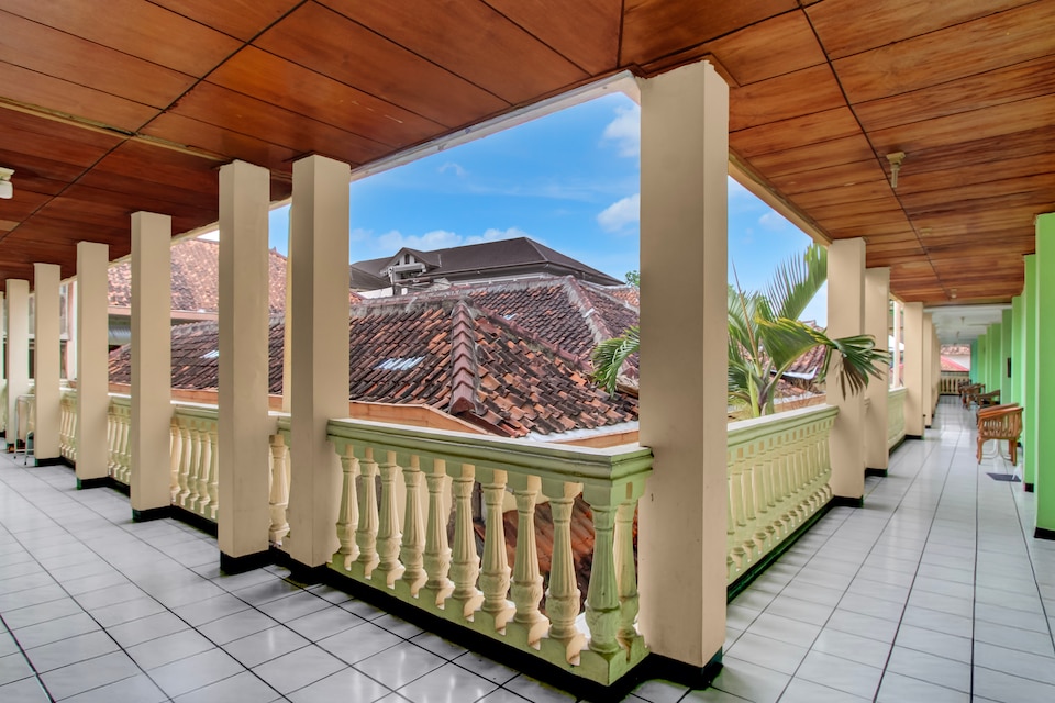 OYO 95140 Metro Guest House, Prawirotaman, Yogyakarta