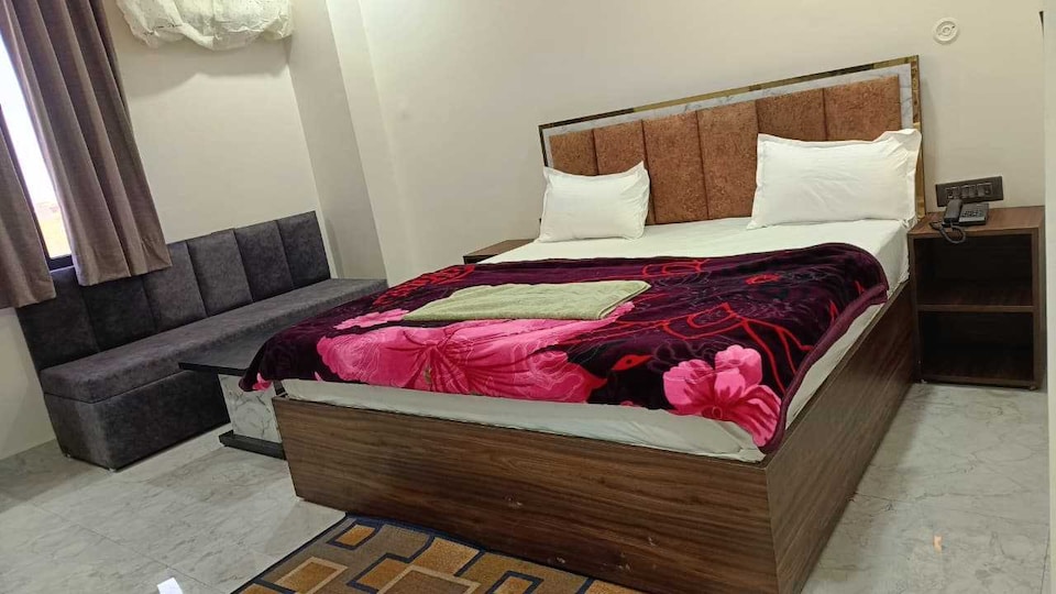 HOTEL O ROYAL GRAND, Chatta, Vrindavan