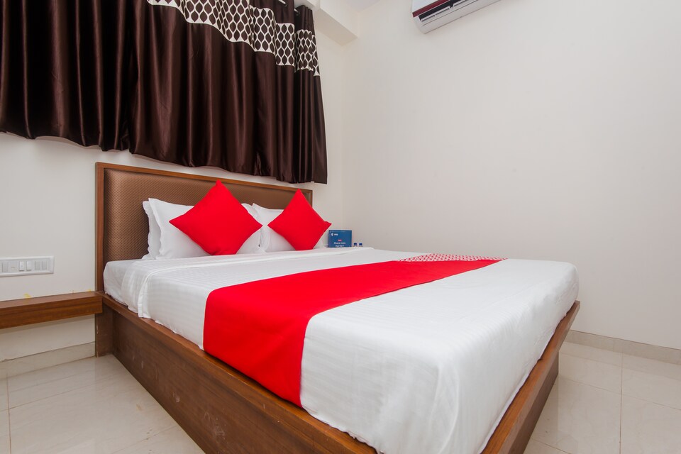 OYO 13660 Cliff Hanger, Mumbai International Airport, Mumbai