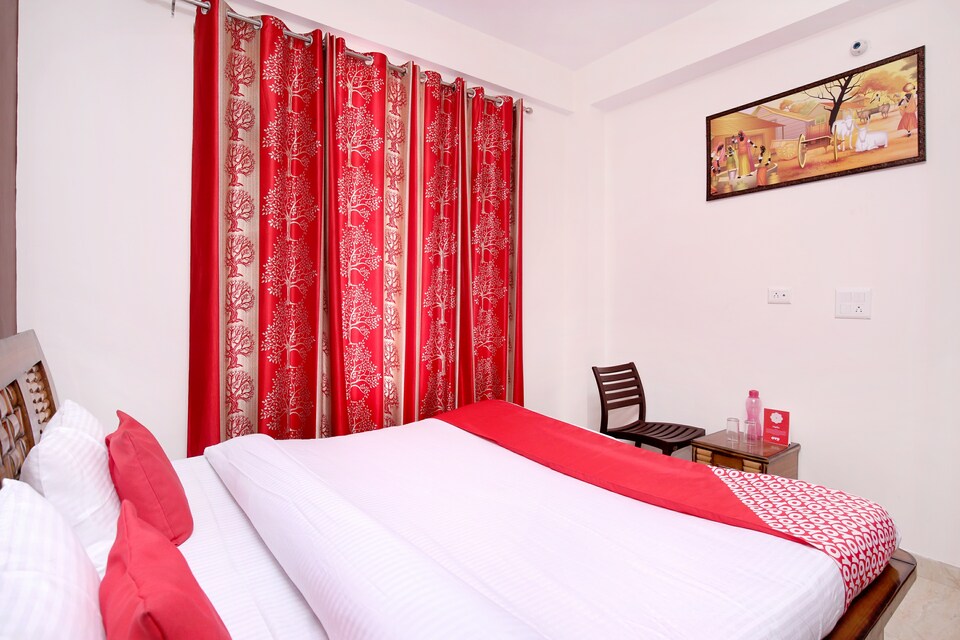 OYO Home 13665 Hill View 2BHK Near Railway Station, The Mall Road-Shimla, Shimla