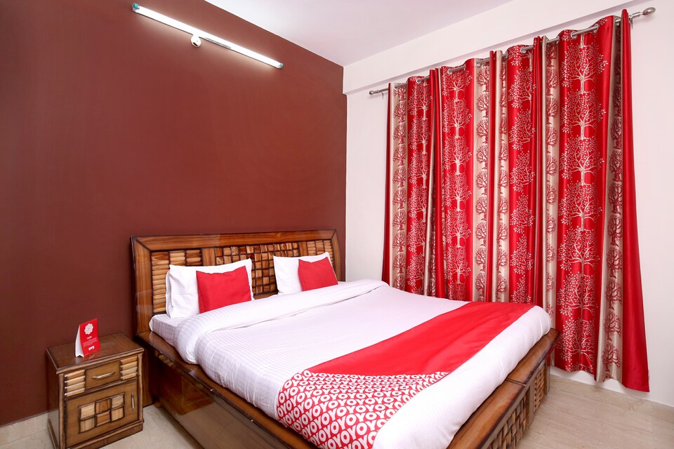 OYO Home 13665 Hill View 2BHK Near Railway Station, The Mall Road-Shimla, Shimla