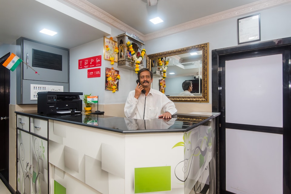 OYO 13675 Hotel Elegant, Mumbai BCEC, Mumbai