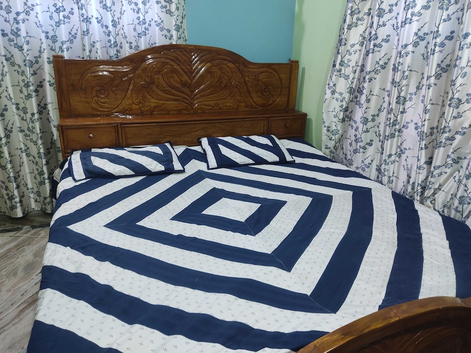 OYO 842917 DEVNATH DHABA &GUEST HOUSE, Korekera, Korekera