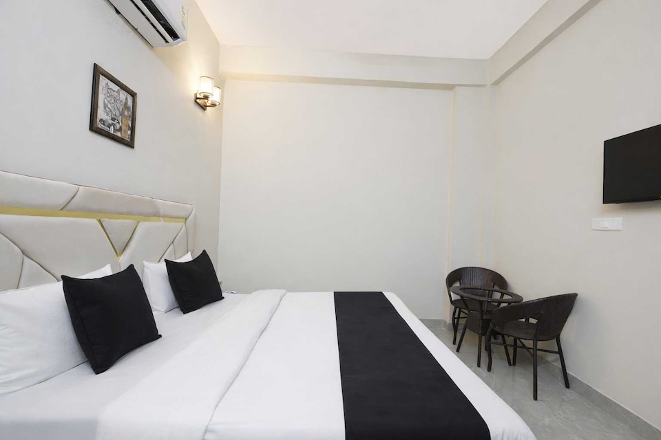 Hotel O Unibox Hotel , Faridabad, Faridabad