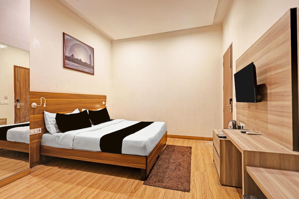 Super Townhouse Oak Rohtak Bus Terminal Formerly Inter Urban, Rohtak, Rohtak