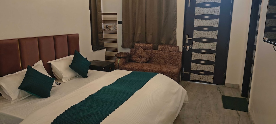 Hotel O  Crystal Palace , North Delhi, Delhi