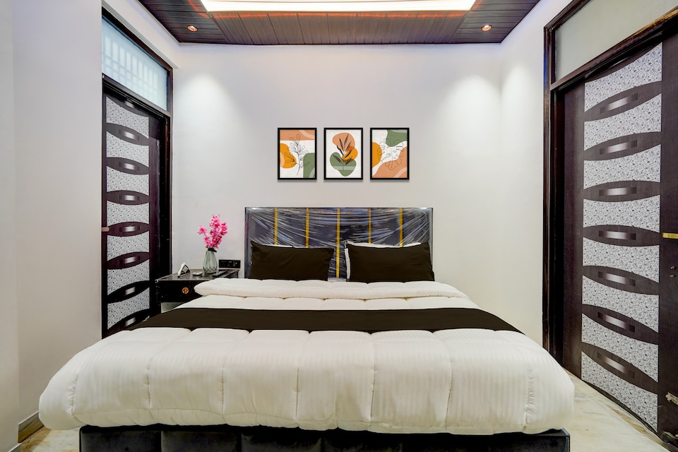 Hotel O  Crystal Palace , North Delhi, Delhi