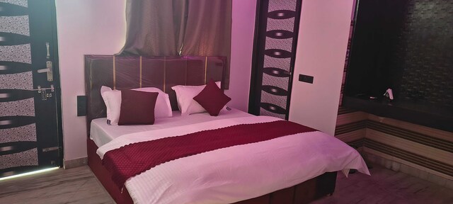 Hotel O  Crystal Palace 