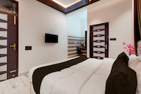 Hotel O  Crystal Palace 