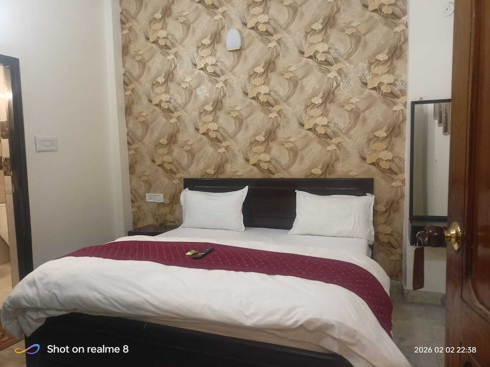 POP 84295F Kerala Stay, Nizamuddin Delhi, Delhi