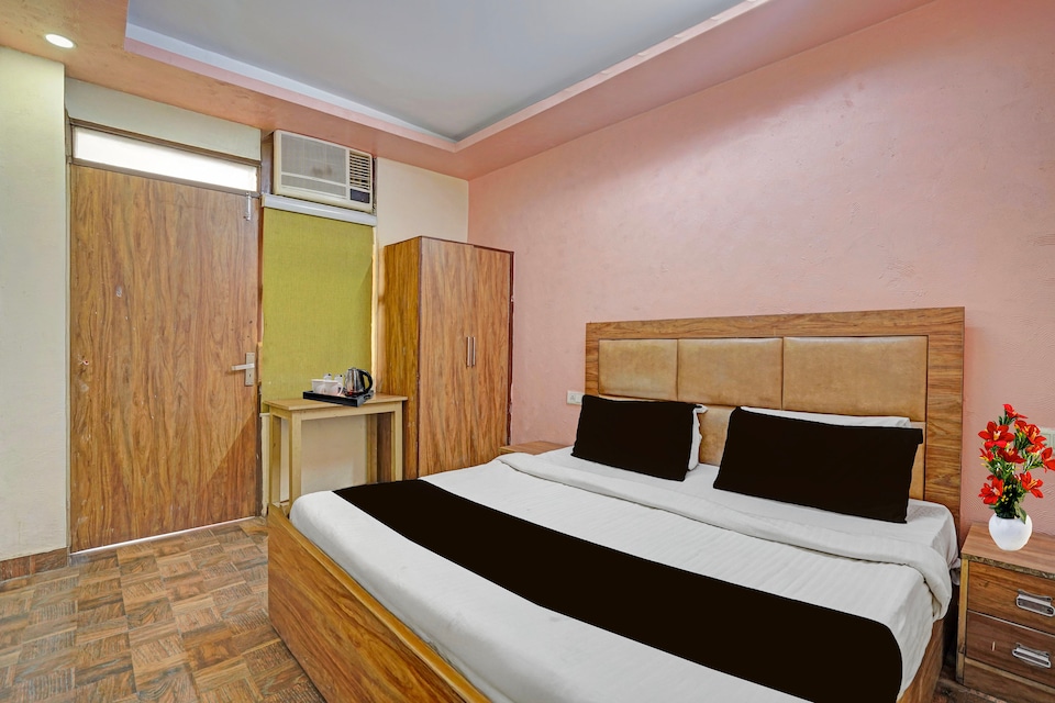 POP 84295F Kerala Stay, Nizamuddin Delhi, Delhi