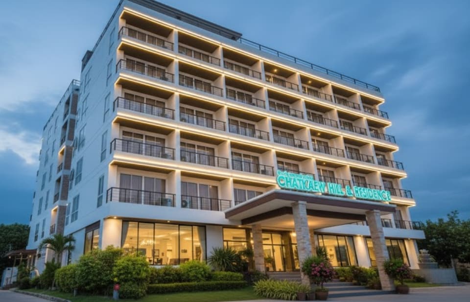 Townhouse Hillview Suites Pattaya Formerly Chatkaew Suites, Pattaya Middle, Pattaya