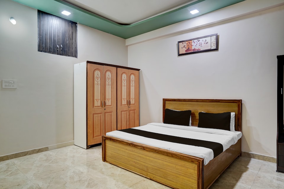 Hotel O HAPPY HOTEL, Station Road, Raipur
