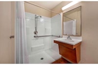 Studio 6 Extended Stay Shreveport Airport LA