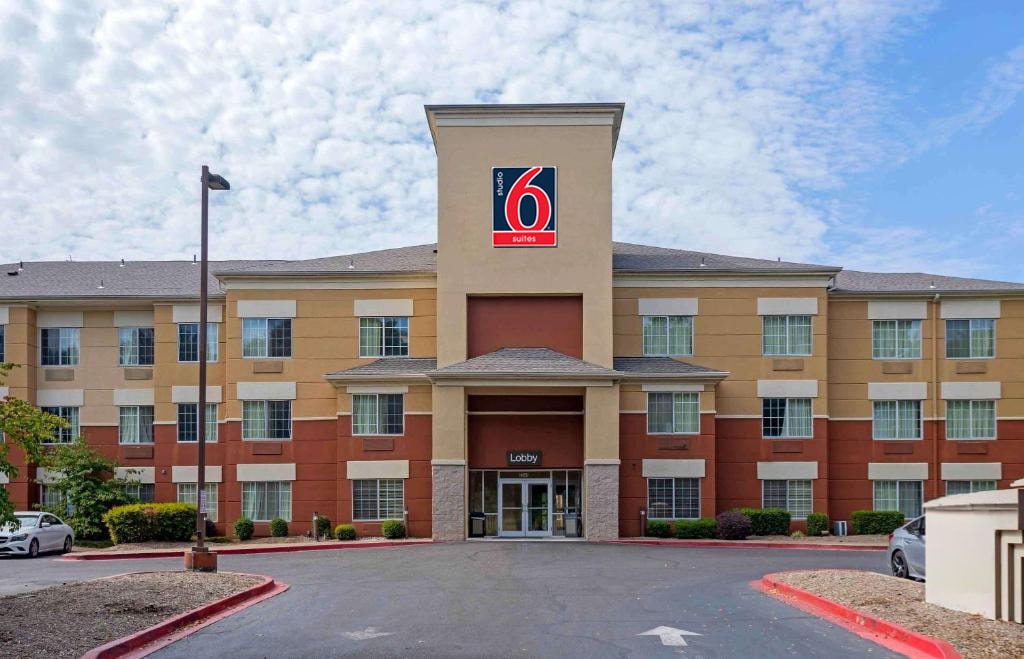 Studio 6 Memphis Airport, TN | Extended Stay Hotel