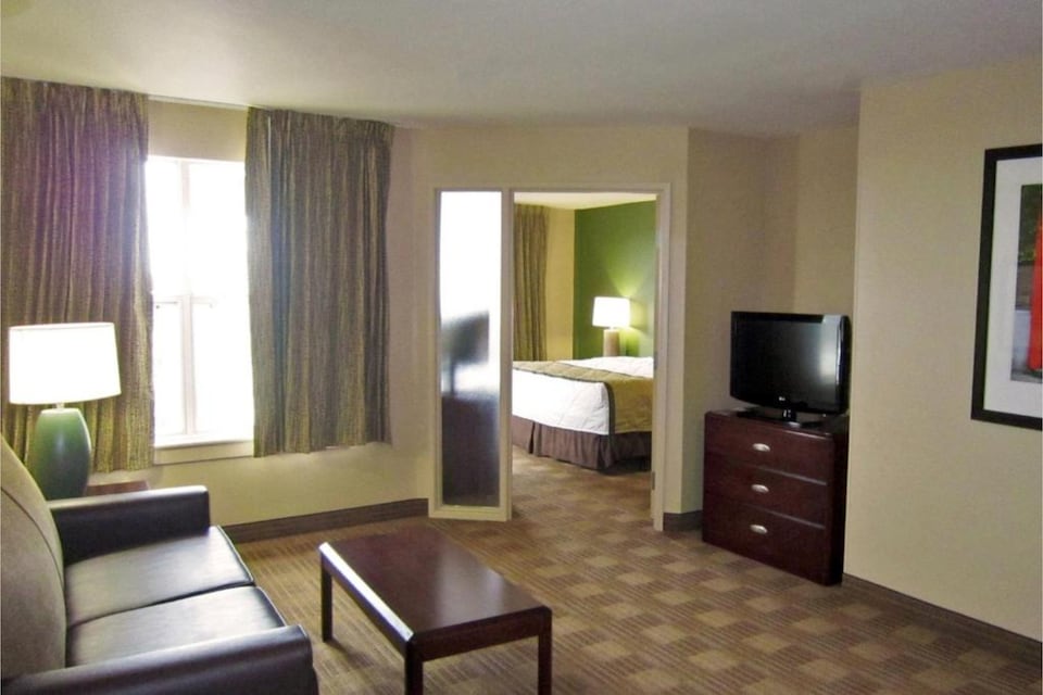 Studio 6 Suites Jacksonville Deerwood Park FL, C32216, Jacksonville