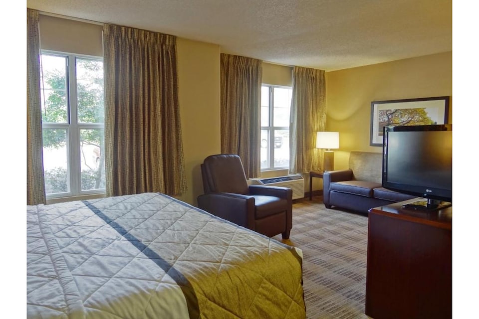 Studio 6 Suites Jacksonville Deerwood Park FL, C32216, Jacksonville