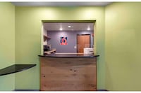 Studio 6 Extended Stay Birmingham Pelham  AL