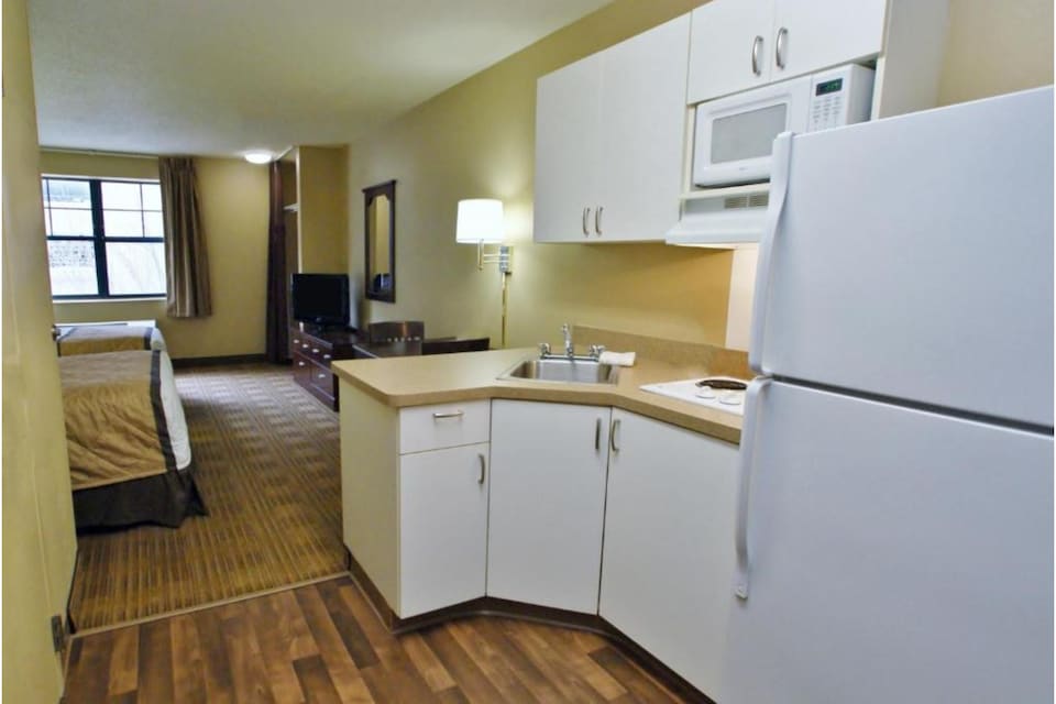 Studio 6 Corporate Extended Stay Chicago Lisle IL, C60116, Chicago