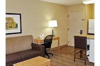 Studio 6 Extended Stay Chicago Vernon Hills Lincolnshire IL