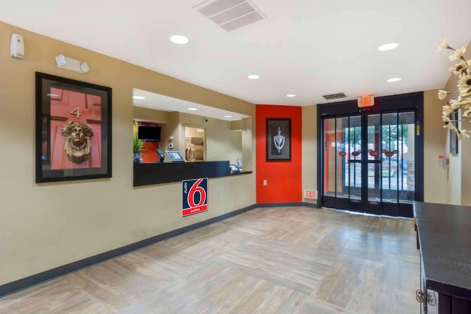 Studio 6 Suites Seattle Kent WA, C98004, Seattle