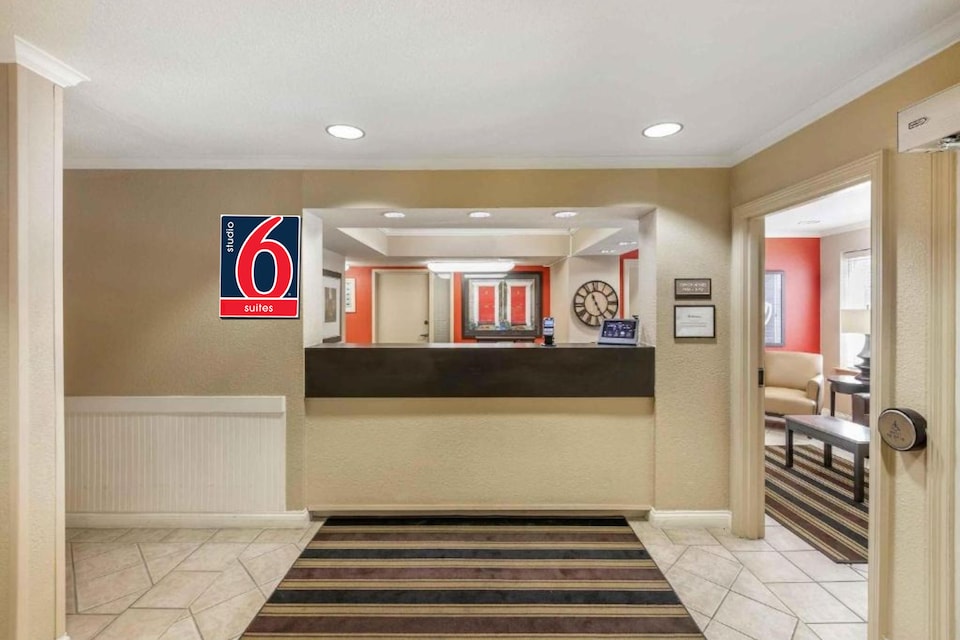 Studio 6 Extended Stay Milwaukee Brookfield WI, C53018, Milwaukee WI