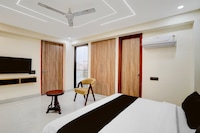  Hotel O Noida Suites 
