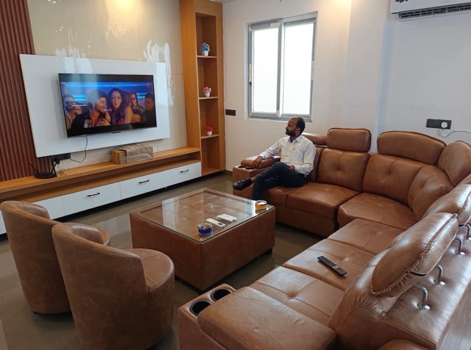 Hotel O Grand Crown, Gomti Nagar Lucknow, Lucknow