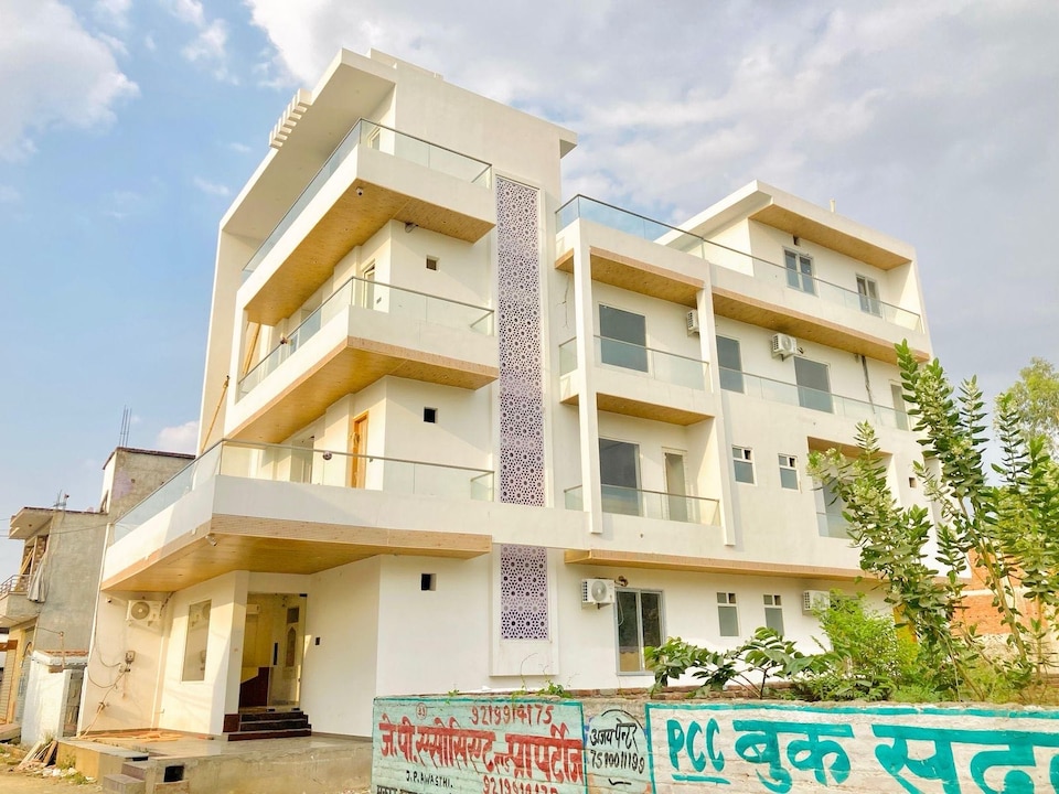 Hotel O Grand Crown, Gomti Nagar Lucknow, Lucknow