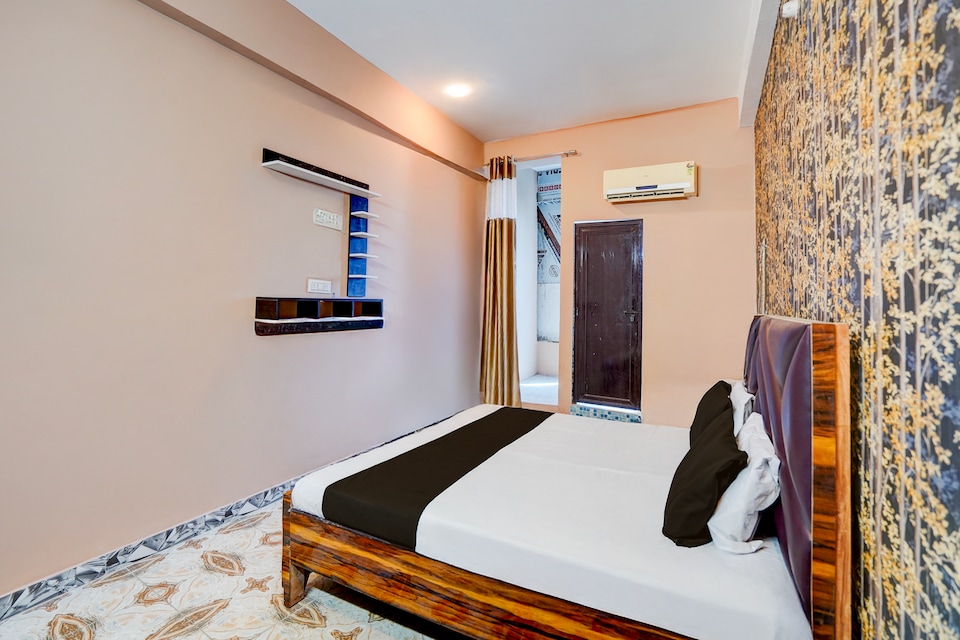 Hotel O A-PLUS HOTEL & RESTAURANT , Kanpur Railway Station, Kanpur