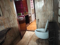 Hotel O A-PLUS HOTEL & RESTAURANT 