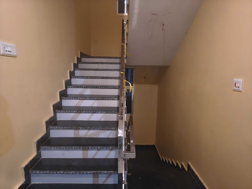 Hotel O Vatika Restaurant & Banquet , Danapur, Patna