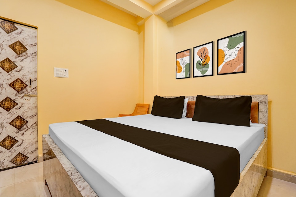 Hotel O Vatika Restaurant & Banquet , Danapur, Patna