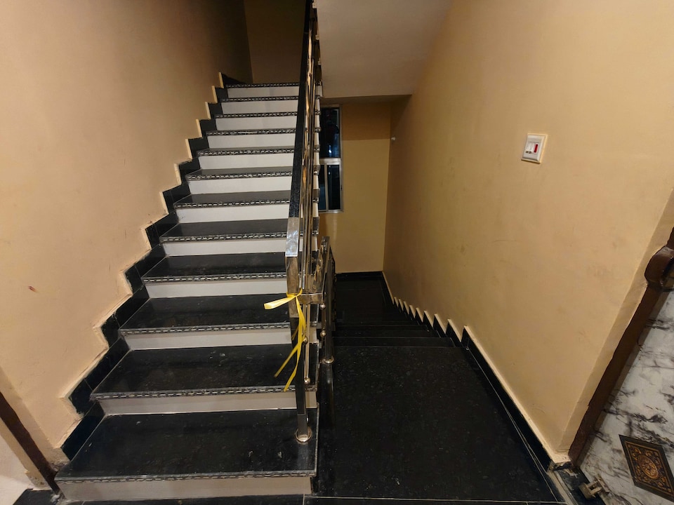 Hotel O Vatika Restaurant & Banquet , Danapur, Patna