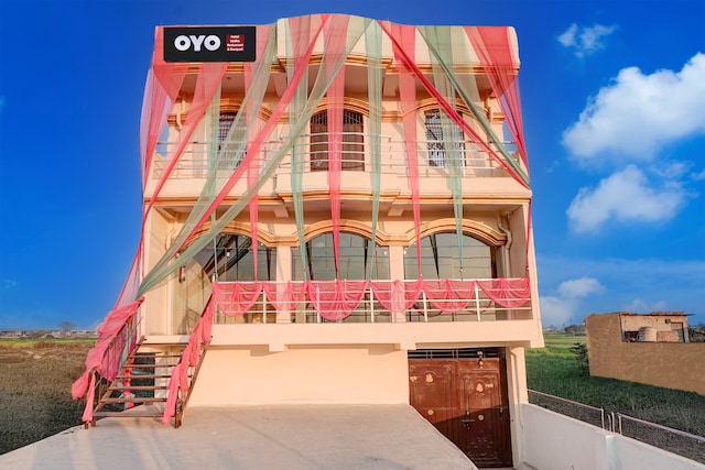 Hotel O Vatika Restaurant & Banquet 