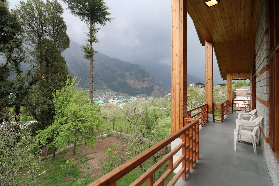 OYO Home 13695 Hill View Studio, Hadimba Temple Road, Manali