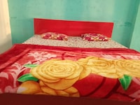 OYO 843065 Royal Hotel & Fastfood