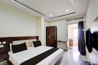 Townhouse Kanithi Road Formerly  RR Function Hall Luxury Rooms