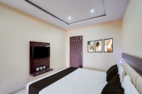Townhouse Kanithi Road Formerly  RR Function Hall Luxury Rooms