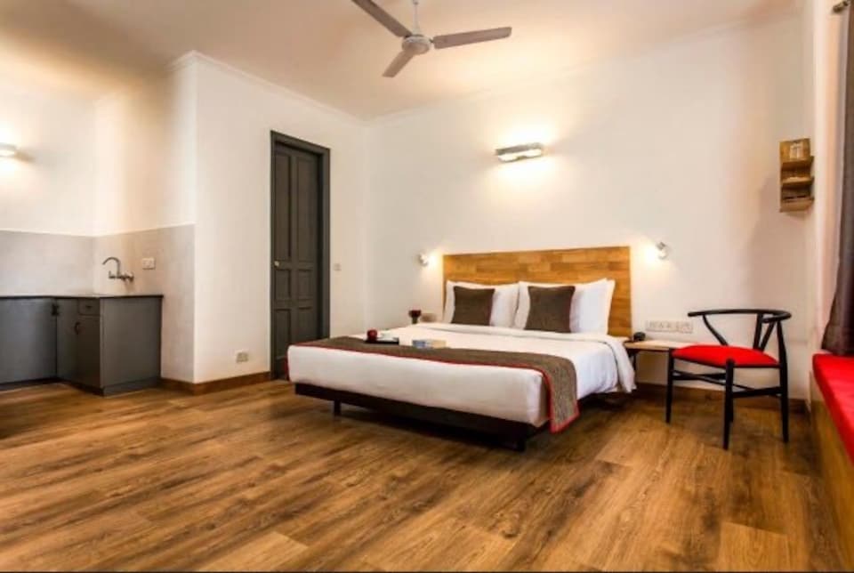 Townhouse Chhatarpur Metro Station Delhi, Chhatarpur Delhi, Delhi