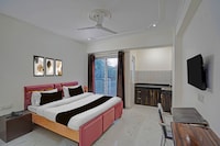 Super Townhouse Chhatarpur Metro Station Delhi
