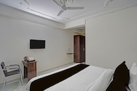 Townhouse Chhatarpur Metro Station Delhi