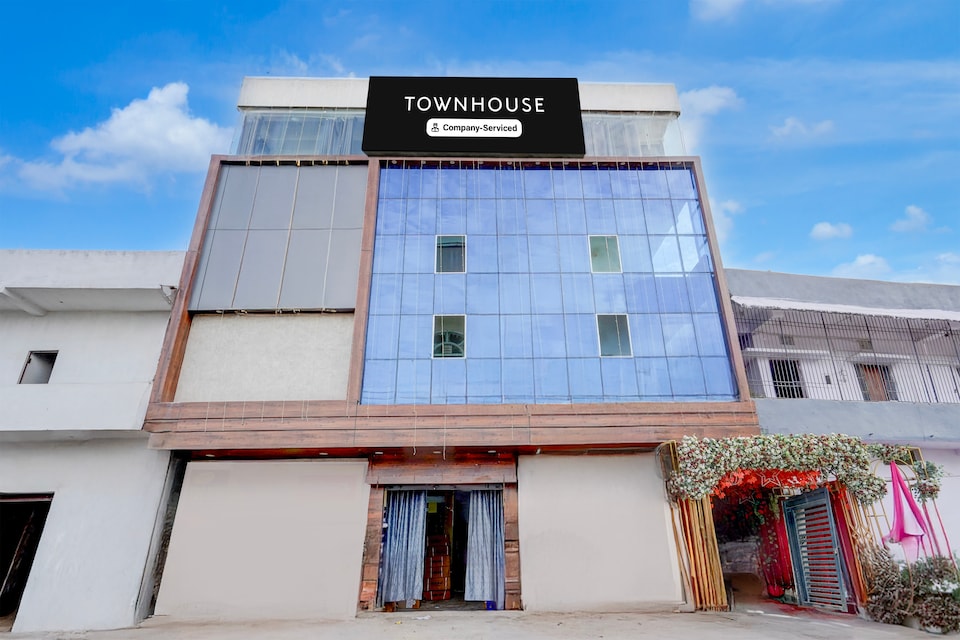 Super Townhouse Zero Mile Metro Station Patna Formerly The King Hotel and Banquet, Kankarbagh Patna, Patna