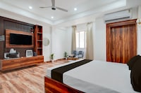 Super Townhouse Zero Mile Metro Station Patna Formerly The King Hotel and Banquet