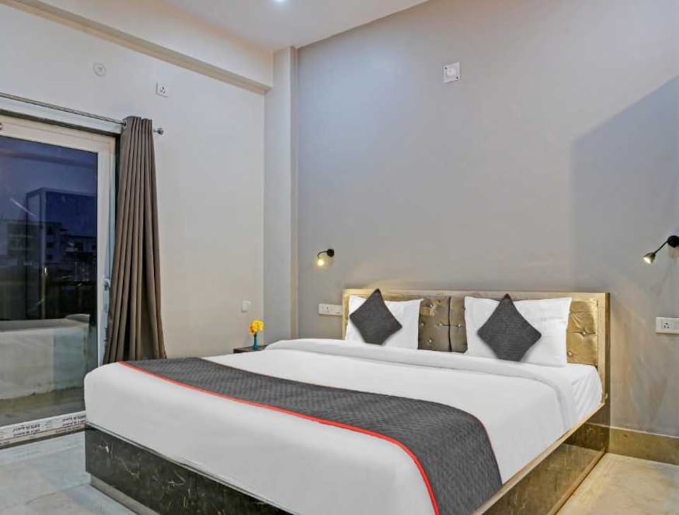 Collection O Banaras Junction, Sigra, Varanasi