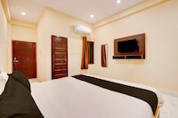 Super OYO Hotel O Varanasi - Prayagraj Crossway Formerly Holiday Home