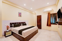 Super OYO Hotel O Varanasi - Prayagraj Crossway Formerly Holiday Home