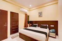 OYO Hotel O Varanasi - Prayagraj Crossway Formerly Holiday Home